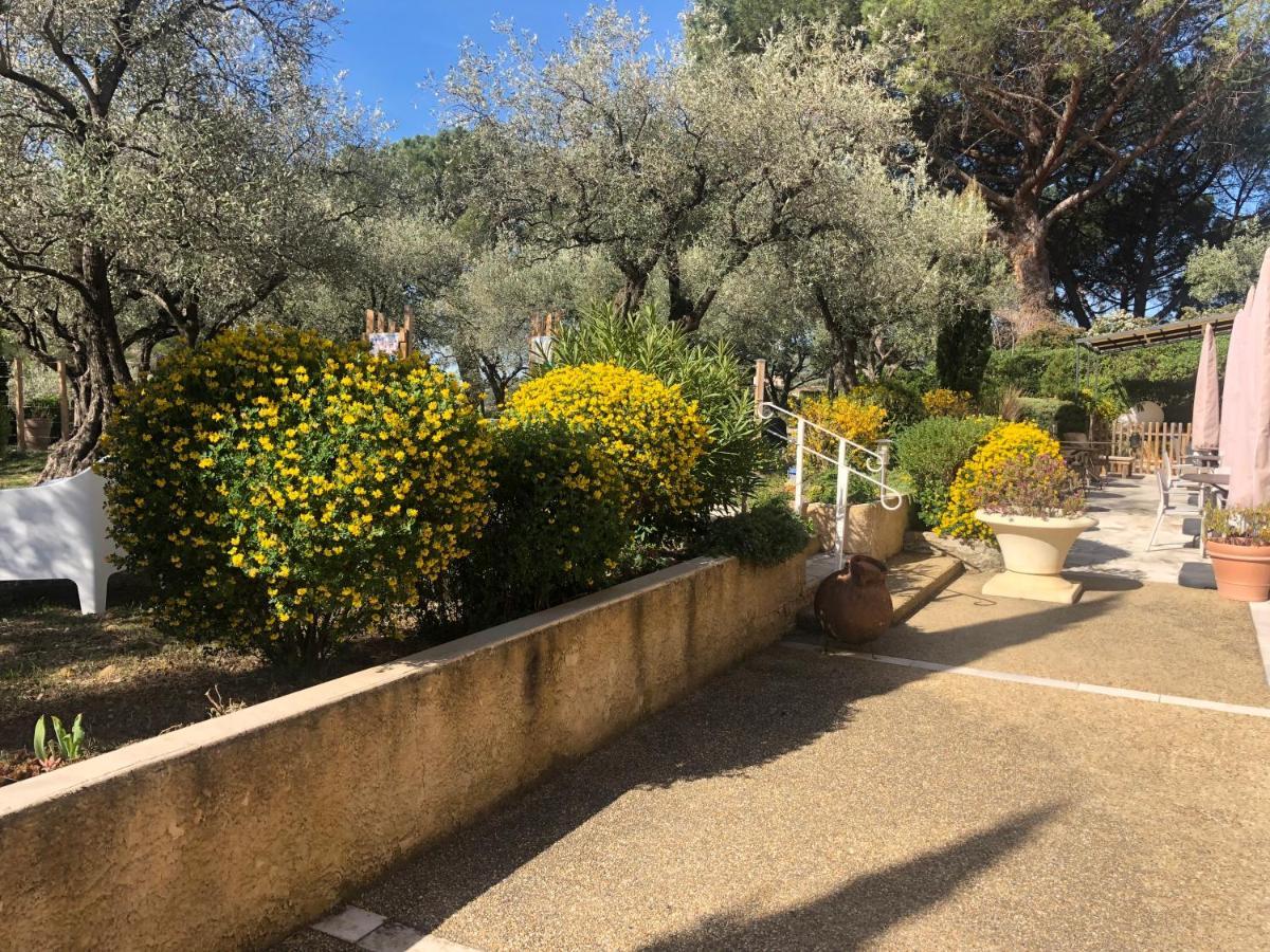 Отель La Picholine En Provence Ньон Экстерьер фото