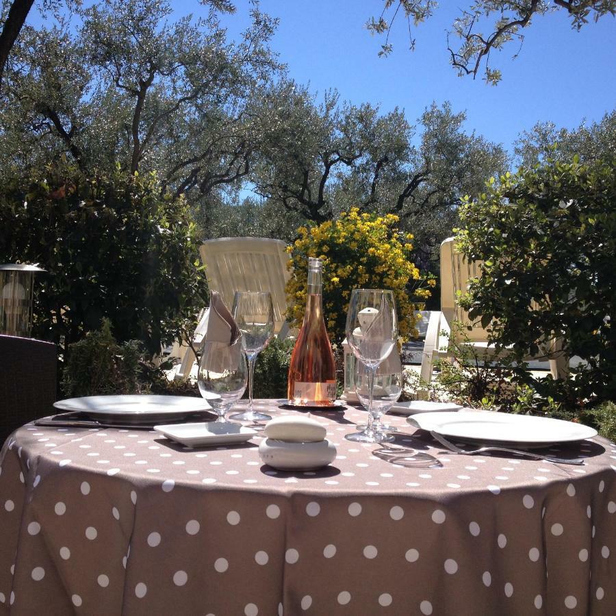 Отель La Picholine En Provence Ньон Экстерьер фото